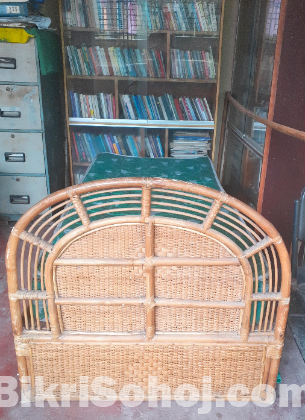 বেতের খাট ও জাজিম